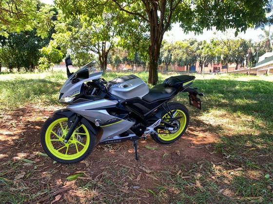 YAMAHA YZF R15 